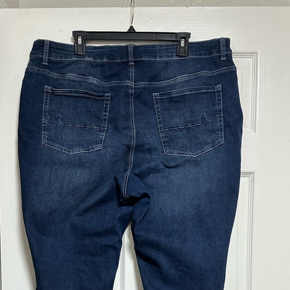 Maurice’s M Jeans High Rise Curvy 22 W Short - Picture 3 of 4